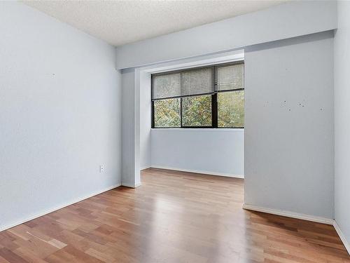 302-2610 Graham St, Victoria, BC - Indoor Photo Showing Other Room