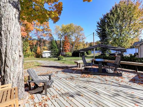 Terrasse - 445 Ch. Du Lac-Bleu, Saint-Hippolyte, QC - Outdoor