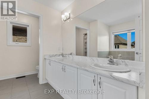 71 Royal Fern Crescent, Caledon, ON - Indoor Photo Showing Bathroom