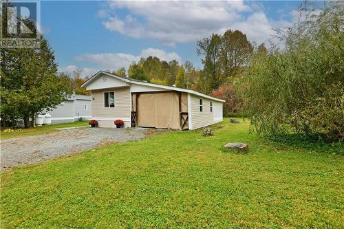 Nice lot backing onto vacant land - 31 Robert Colin Lane, Cobden, ON - Outdoor