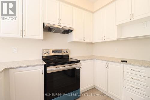 23 Steer Road, Erin, ON - Indoor Photo Showing Kitchen