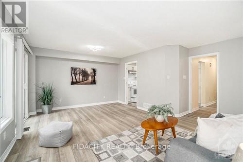 53 San Remo, Ottawa, ON - Indoor Photo Showing Living Room