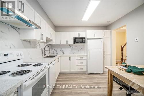 53 San Remo, Ottawa, ON - Indoor Photo Showing Kitchen