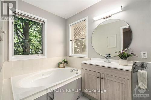 53 San Remo, Ottawa, ON - Indoor Photo Showing Bathroom