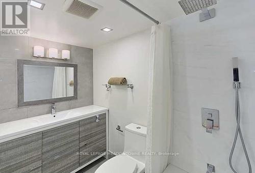 903 - 530 Lolita Gardens, Mississauga, ON - Indoor Photo Showing Bathroom