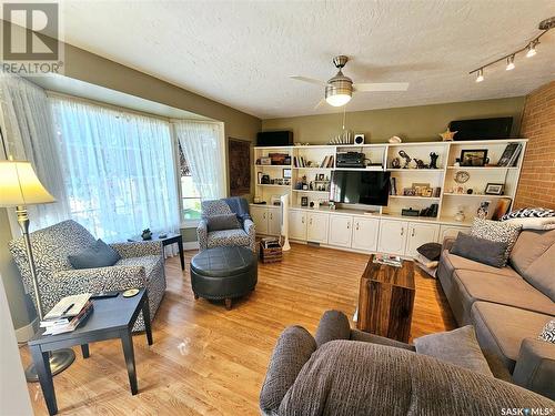 219 21St Street W, Prince Albert, SK - Indoor