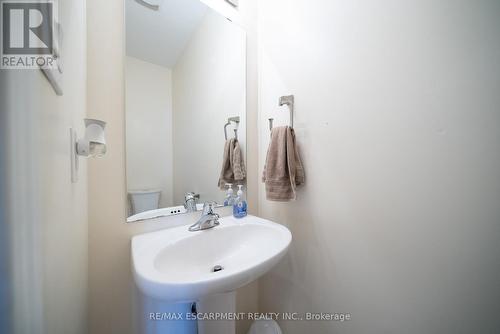 2 Carroll Lane, Brantford, ON - Indoor Photo Showing Bathroom