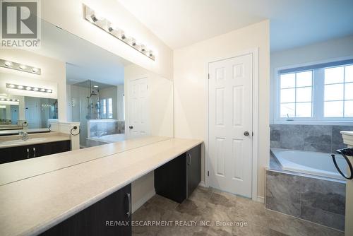 2 Carroll Lane, Brantford, ON - Indoor Photo Showing Bathroom