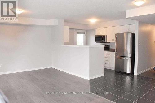 201 - 20 Cheese Factory Road, Cambridge, ON - Indoor Photo Showing Kitchen