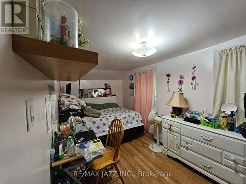 32 Olive Street, Belleville, ON - Indoor Photo Showing Bedroom