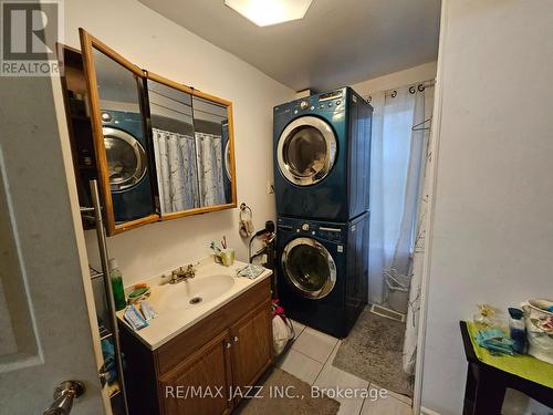 32 Olive Street, Belleville, ON - Indoor Photo Showing Laundry Room