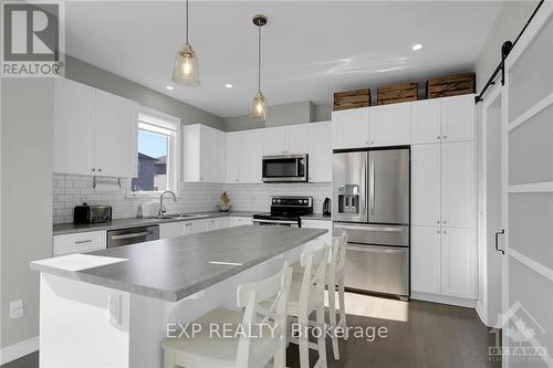 453 Central Park Boulevard, Prescott And Russell, ON - Indoor Photo Showing Kitchen