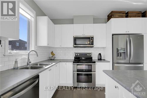 453 Central Park Boulevard, Prescott And Russell, ON - Indoor Photo Showing Kitchen With Double Sink With Upgraded Kitchen