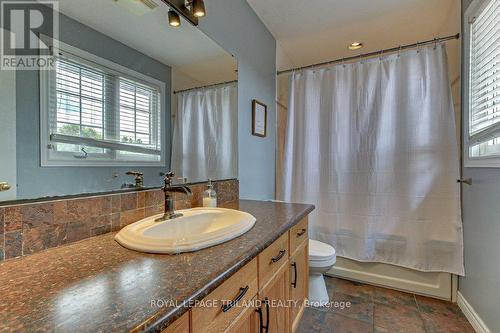 16 Galbraith Court, St. Thomas, ON - Indoor Photo Showing Bathroom