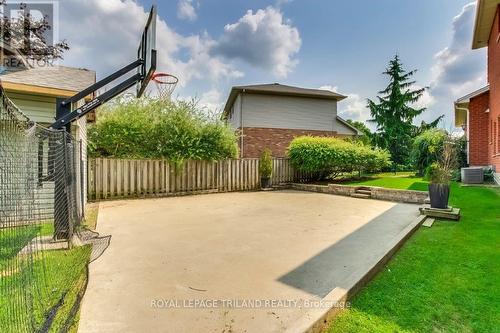 16 Galbraith Court, St. Thomas, ON - Outdoor