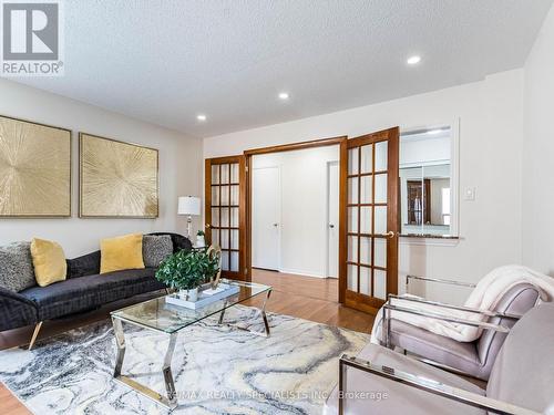 10 Aster Court, Brampton, ON - Indoor Photo Showing Living Room