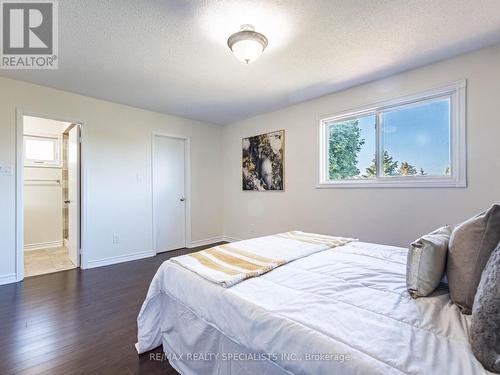 10 Aster Court, Brampton, ON - Indoor Photo Showing Bedroom