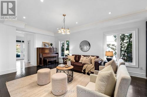 5 Chapman Road, Toronto (Humber Heights), ON - Indoor Photo Showing Living Room