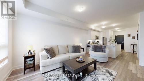 118 - 50 Lakebreeze Drive, Clarington, ON - Indoor Photo Showing Living Room