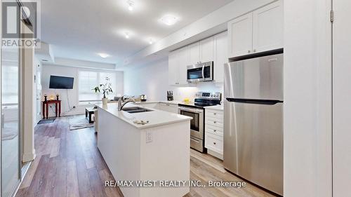 118 - 50 Lakebreeze Drive, Clarington, ON - Indoor Photo Showing Kitchen With Stainless Steel Kitchen With Double Sink