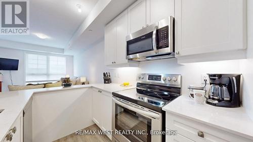 118 - 50 Lakebreeze Drive, Clarington, ON - Indoor Photo Showing Kitchen