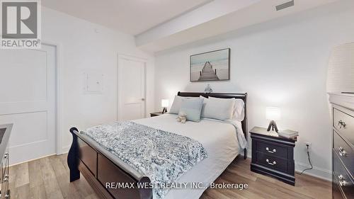 118 - 50 Lakebreeze Drive, Clarington, ON - Indoor Photo Showing Bedroom