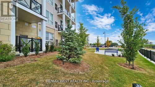 118 - 50 Lakebreeze Drive, Clarington, ON - Outdoor