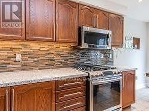 3274 Raindance Crescent, Mississauga, ON - Indoor Photo Showing Kitchen