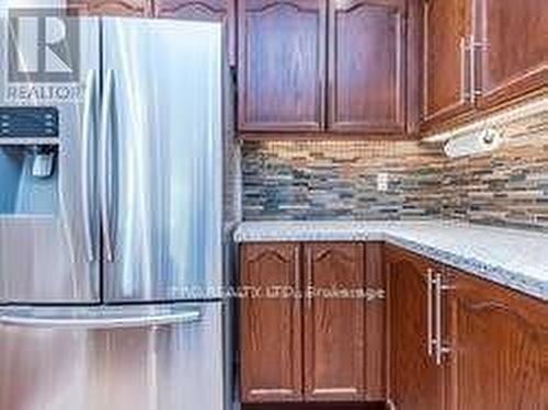 3274 Raindance Crescent, Mississauga, ON - Indoor Photo Showing Kitchen