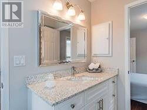 3274 Raindance Crescent, Mississauga, ON - Indoor Photo Showing Bathroom