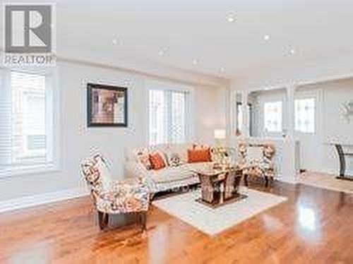 3274 Raindance Crescent, Mississauga, ON - Indoor Photo Showing Living Room