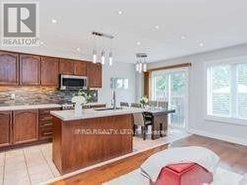 3274 Raindance Crescent, Mississauga, ON - Indoor Photo Showing Kitchen With Double Sink