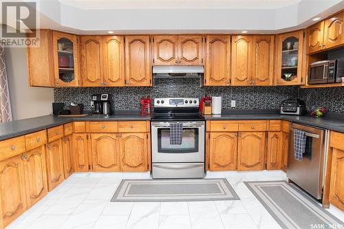 503 7Th Street E, Wynyard, SK - Indoor Photo Showing Kitchen