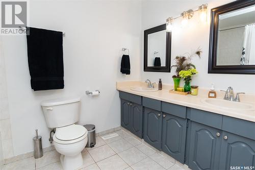 503 7Th Street E, Wynyard, SK - Indoor Photo Showing Bathroom