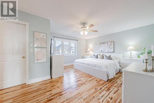 4264 Vivaldi Road E, Burlington, ON - Indoor Photo Showing Bedroom