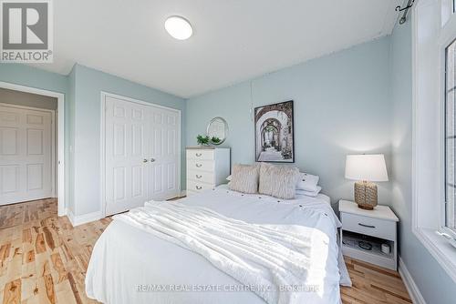 4264 Vivaldi Road E, Burlington, ON - Indoor Photo Showing Bedroom