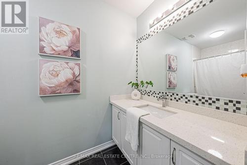 4264 Vivaldi Road E, Burlington, ON - Indoor Photo Showing Laundry Room