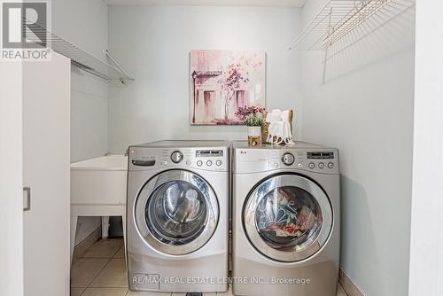 4264 Vivaldi Road E, Burlington, ON - Indoor Photo Showing Laundry Room