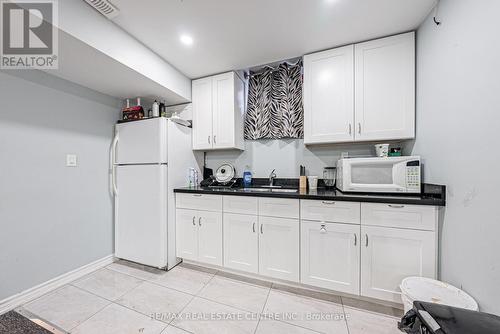 4264 Vivaldi Road E, Burlington, ON - Indoor Photo Showing Kitchen