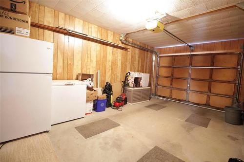 216 Grange Street, Elkhorn, MB - Indoor Photo Showing Garage