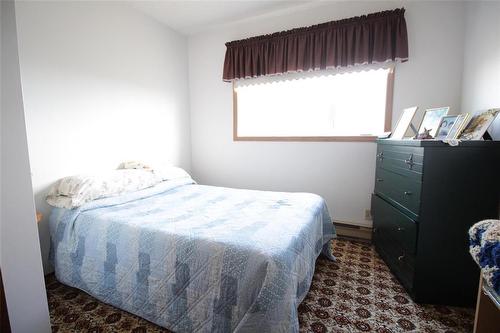 216 Grange Street, Elkhorn, MB - Indoor Photo Showing Bedroom