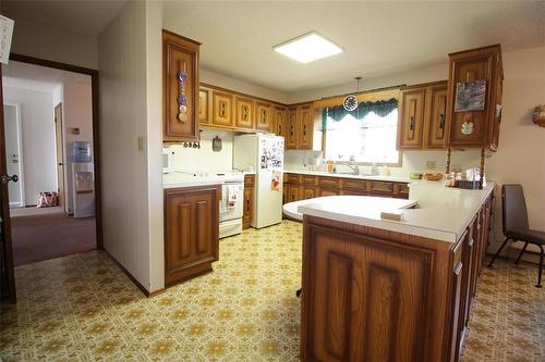 216 Grange Street, Elkhorn, MB - Indoor Photo Showing Kitchen