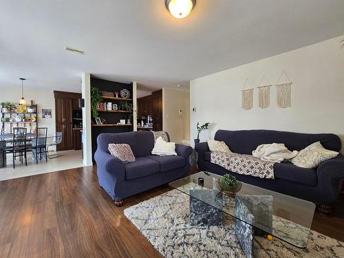 Logement - 525 127E Rue, Shawinigan, QC - Indoor Photo Showing Living Room