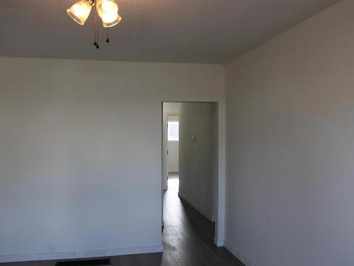 318 Bethune St, Thunder Bay, ON - Indoor Photo Showing Other Room