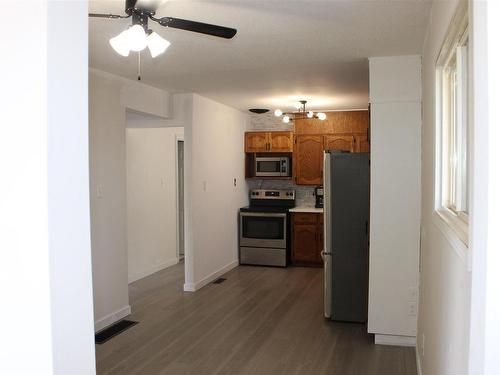 318 Bethune St, Thunder Bay, ON - Indoor Photo Showing Kitchen