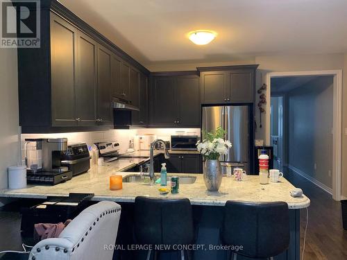 3092 Hibiscus Gardens, Oakville, ON - Indoor Photo Showing Kitchen