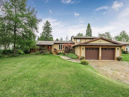 2211 Mildred Ave, Innisfil, ON - Outdoor