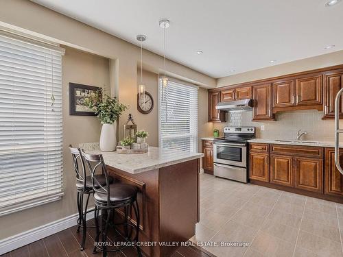 28 Kincaid Crt, Brampton, ON - Indoor Photo Showing Kitchen With Double Sink