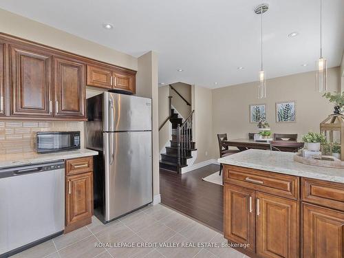 28 Kincaid Crt, Brampton, ON - Indoor Photo Showing Kitchen