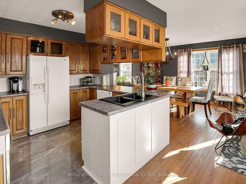 305 Cherrywood Ave, Fort Erie, ON - Indoor Photo Showing Kitchen With Double Sink